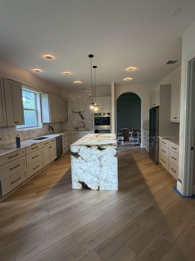 review-df81389155-1.jpg