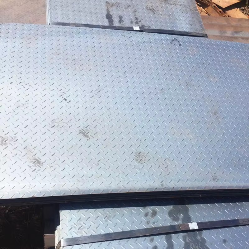Black Mild Steel Checkered Plate 14 Gauge Carbon Metal Sheets 4x8 ASTM A36 A283 GR.C A572 Ss400 Iron Plate Diamond Sheet