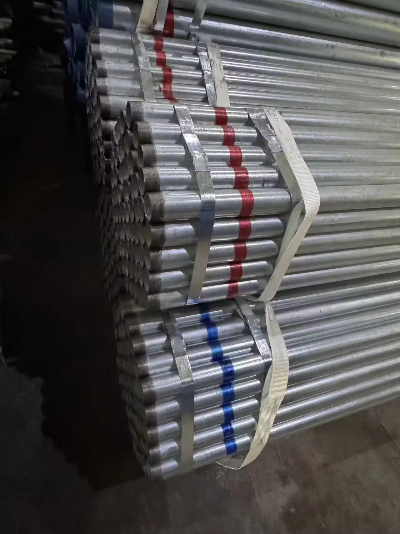 Hot Dip Galvanized Round Steel Pipe GI Pipe Pre Galvanized Steel Pipe Galvanized Tube for Construction
