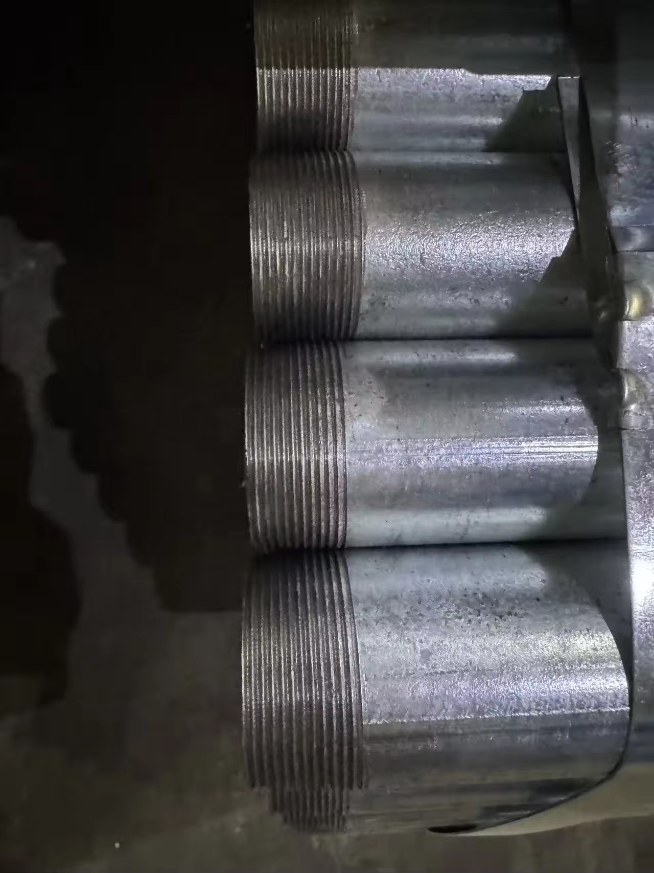 Hot Dip Galvanized Round Steel Pipe GI Pipe Pre Galvanized Steel Pipe Galvanized Tube for Construction