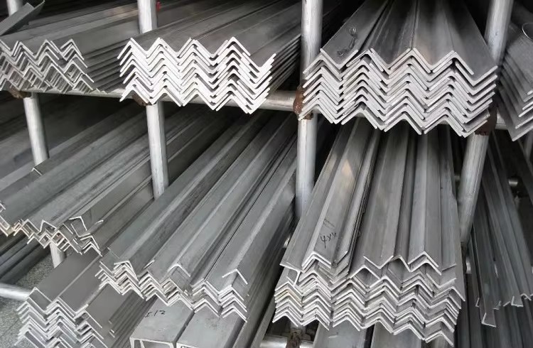 Galvanized Angle Steel 50 X50 Iron Angle Bar With Holes Price