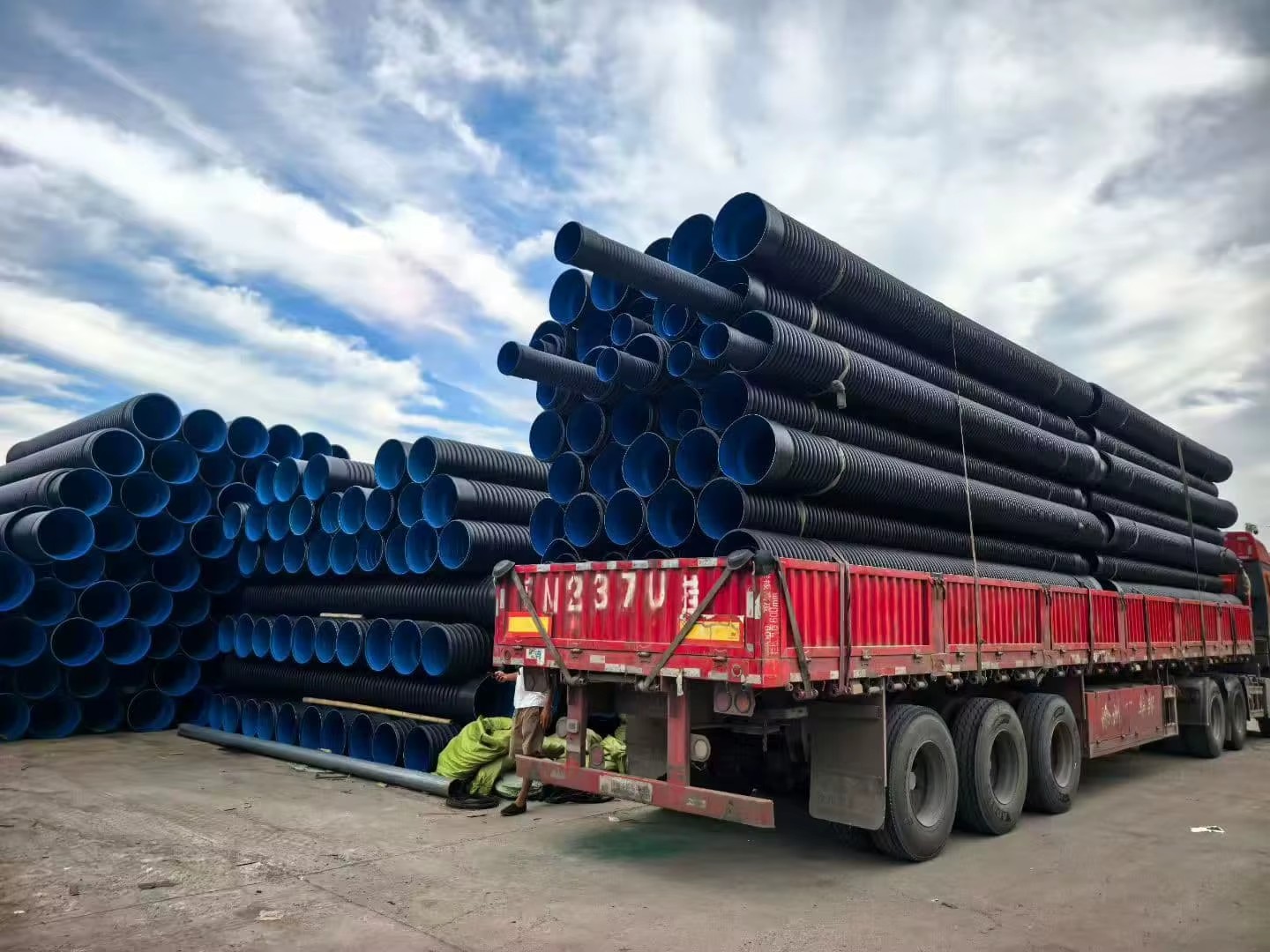 Factory Supply 12 inch, 16 inch, 20 inch Corrugated Pipe HDPE High Quality Double Wall Polyethylene Drainpipe