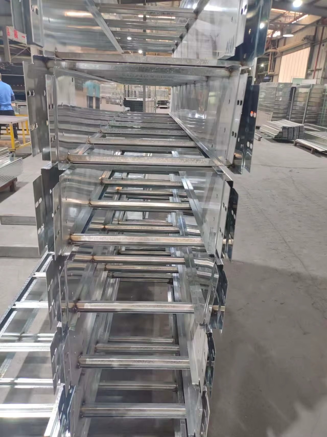 Wholesale SHEN LIAN Galvanized Ladder-Type Cable Tray with Customizable Load and 1-2mm Cable Capacity-Custom Manufacturer