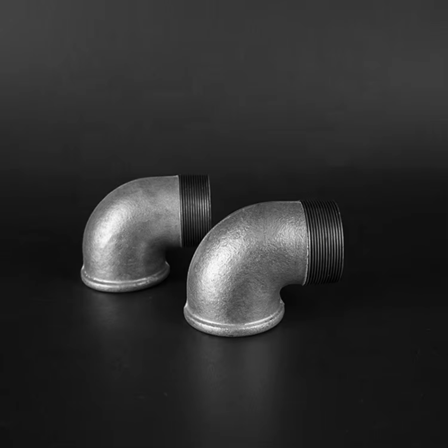 High Quality NPT Thread Malleable Iron Floor Flange American Standard Threaded Base Fitting for Building Plumbing