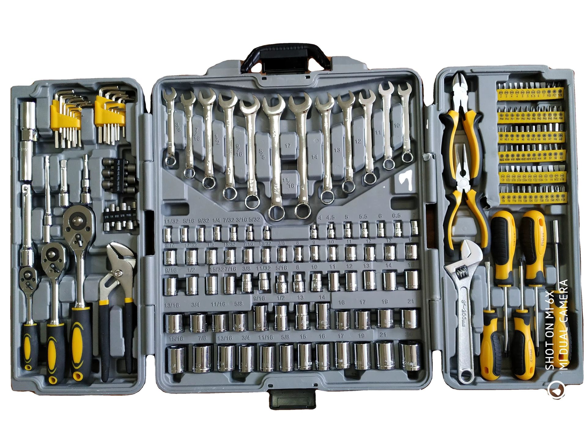 205 Piece Tool Set Ratchet Wrench with Sockets Kit in Plastic Toolbox Red