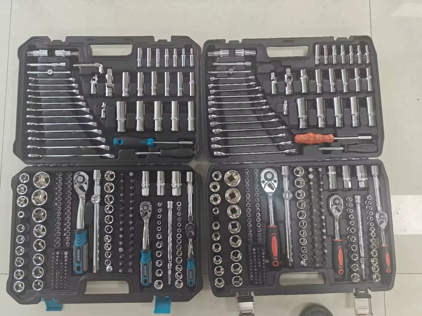 Professional 216Pcs Auto Repair Tool Kit with Hand Operated Socket Wrench Set Hard Case CR-V Steel for Mechanics Garage Use