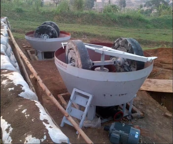 Mineral Processing Equipment Wet Pan Mill Gold Mining Separator Machine