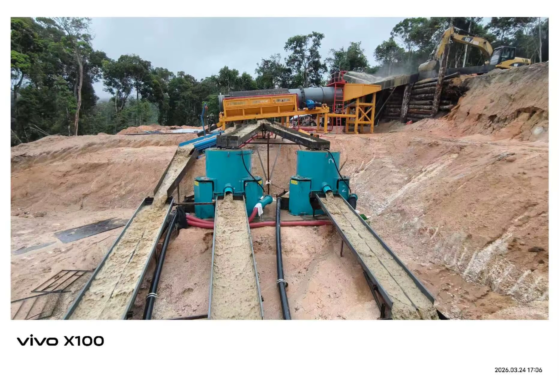 Portable Gold Mining Machine Pump Model Customized River Gold Mine Excavating Trommel Large-Scale Gold Panning