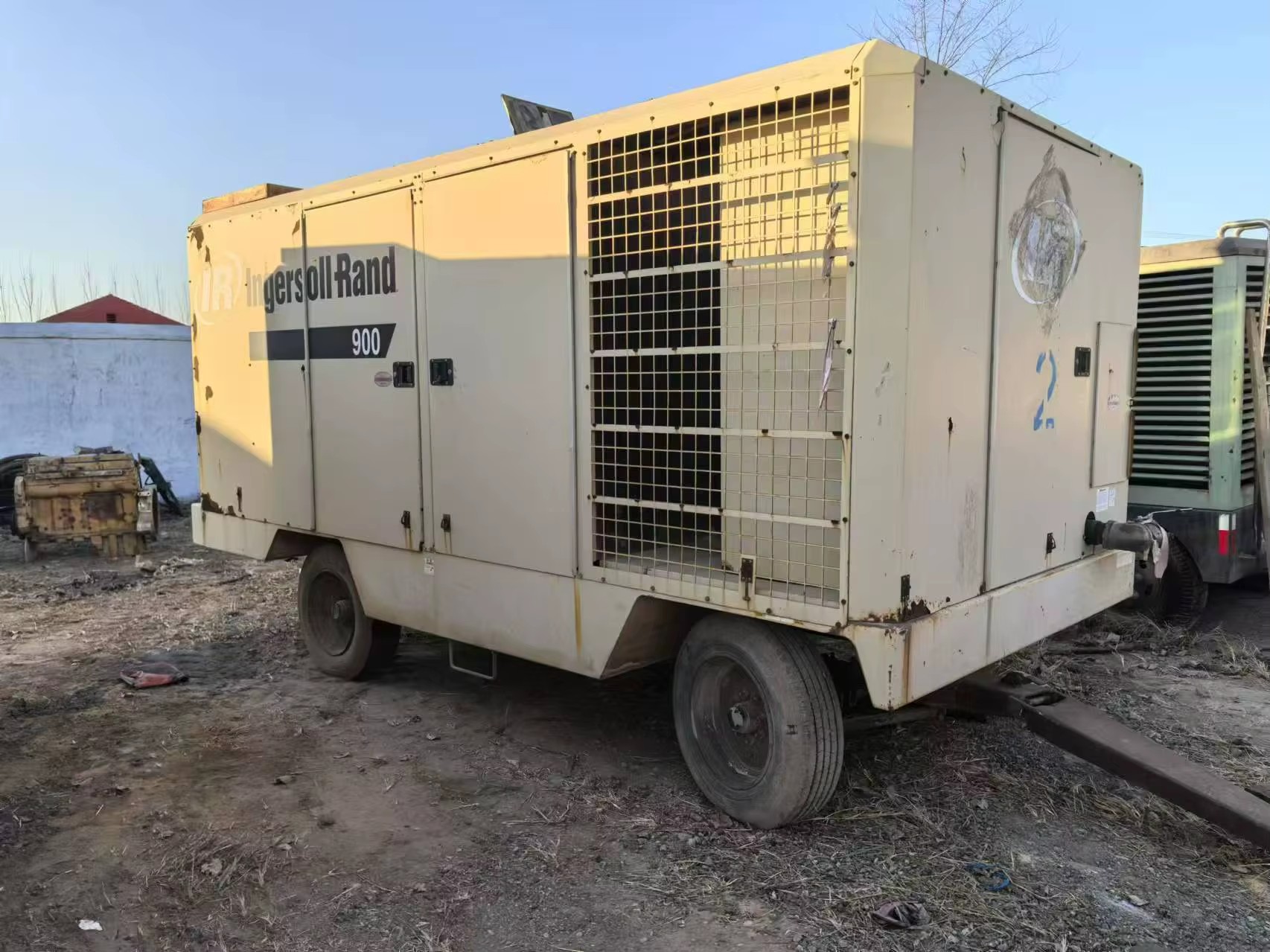 Used 350psi 400 HP Ingersoll Rand XHP900 Diesel Portable Lubricated Screw Air Compressor