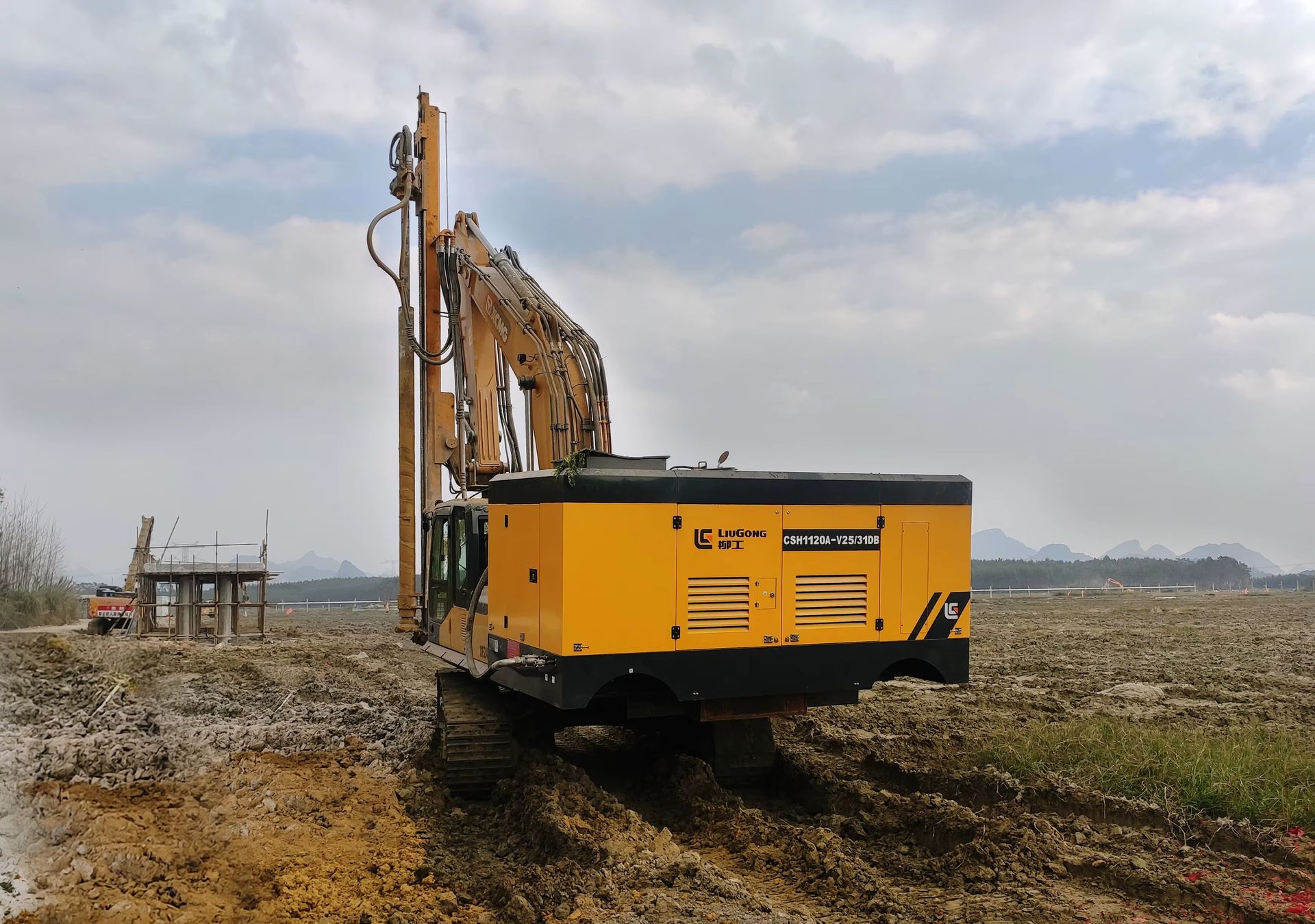 Kaishan 23Bar 1015Cfm Rotary Screw Air Compressor Diesel Powerd for Drilling Featuring Robust Air Compression Capability