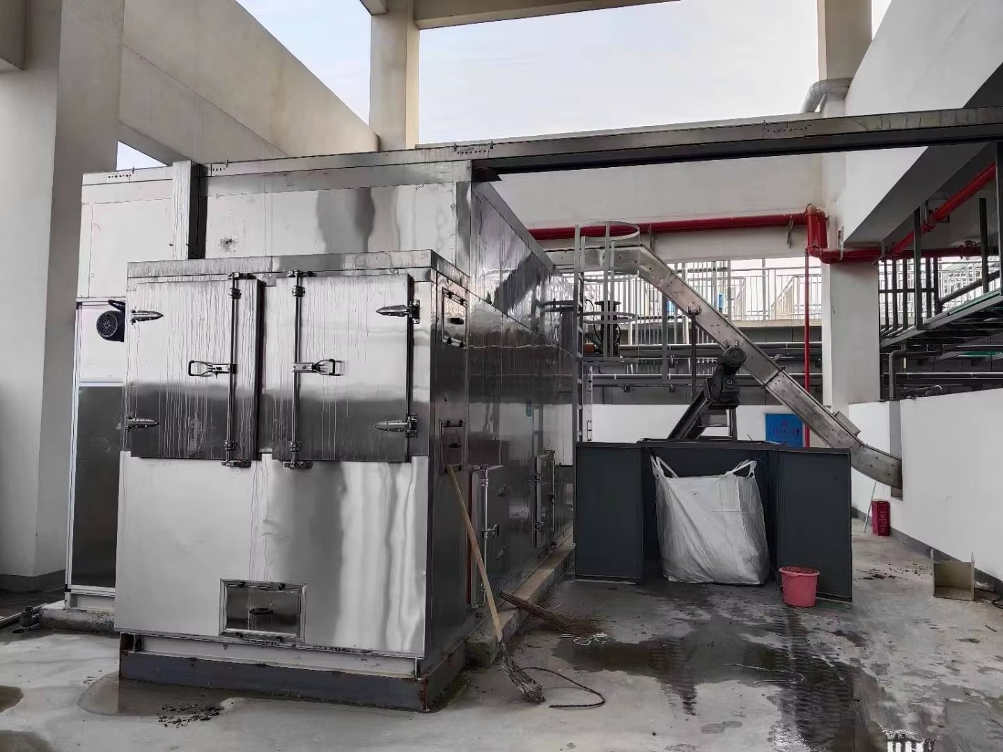 Heat Pump Closed Belt-Type Sludge Dryer Electric Rotary Drying Equipment for Manufacturing Plant Energy Saving High Safety