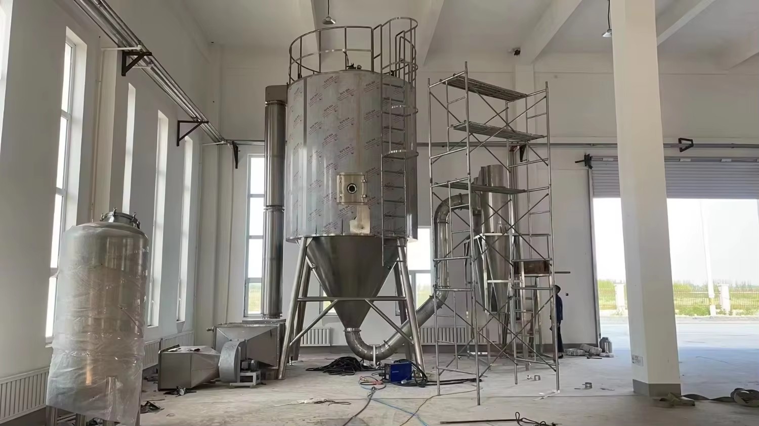 ZLU Stainless Steel Automatic Centrifugal Spray Drying Machine with Pump & PLC for Detergent Powder & Milk Powder Energy Saving