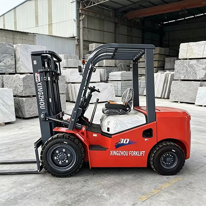 Popular 3 Ton Mini Diesel Forklift Low Price CE/ISO9001 Certified High Performance Internal Combustion Lifter Three Stage Mast