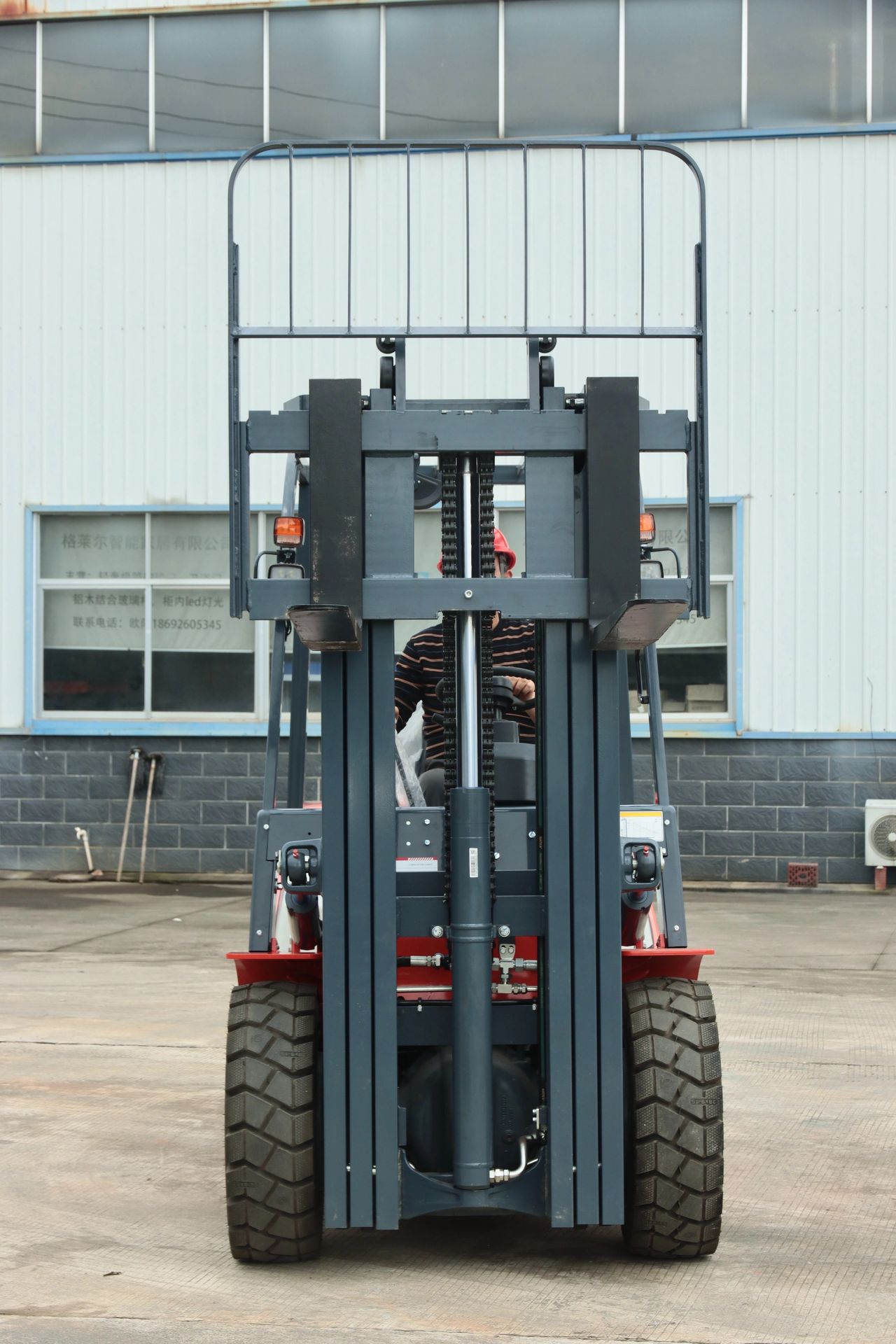 Popular 3 Ton Mini Diesel Forklift Low Price CE/ISO9001 Certified High Performance Internal Combustion Lifter Three Stage Mast
