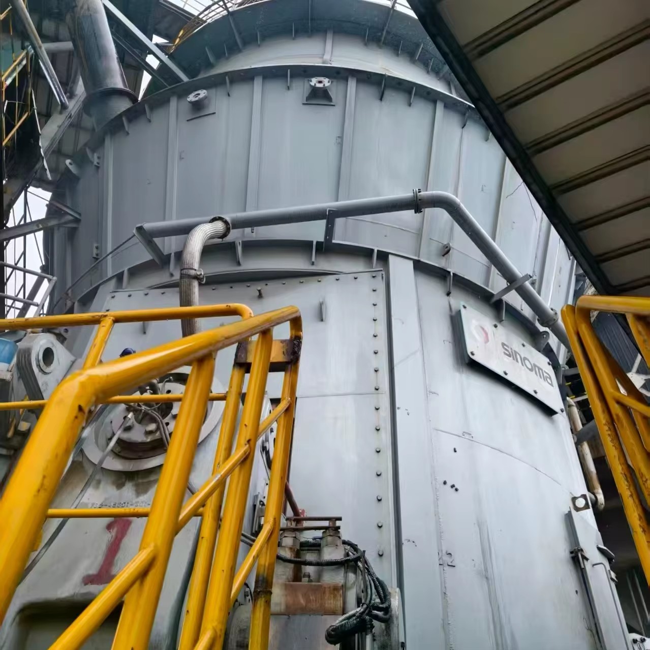 Used TRMR60.4 Vertical Raw Mill 5400kW Complete Set with NGC MLXSS540 Reducer for 5000t/d Cement