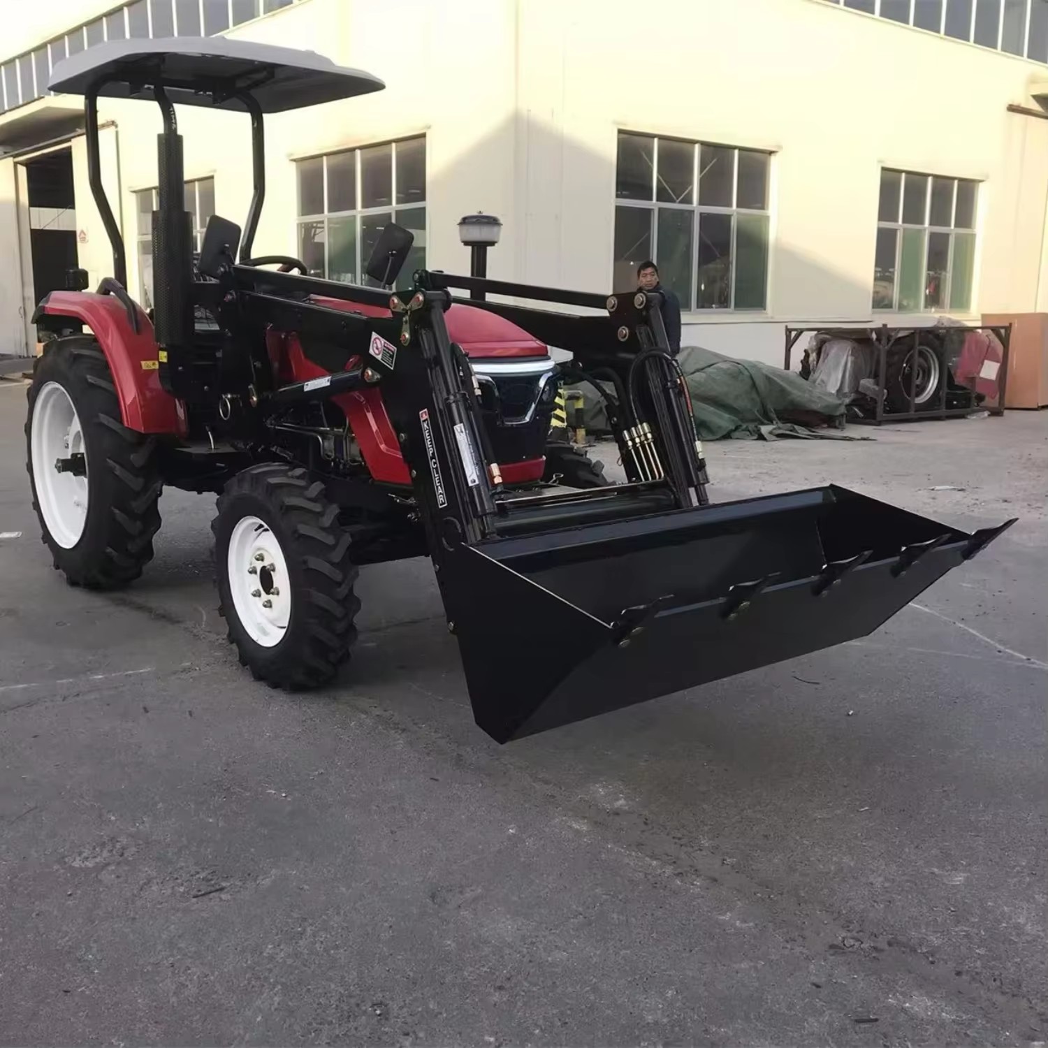 90HP 4WD Wheel Farm Tractor Front End Loader Enclosed Air Cabin Multi Implement Compatible Motor High Productivity