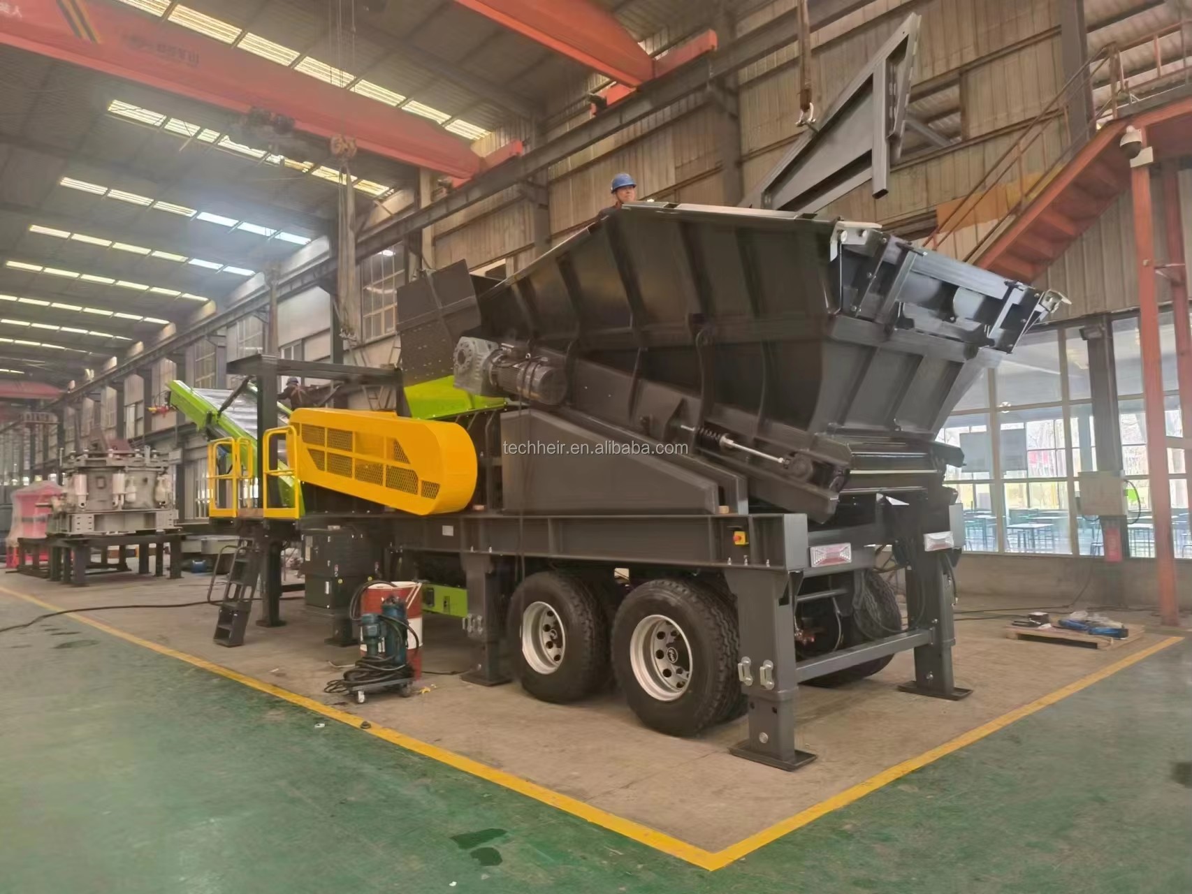 Portable Jaw Crusher Machine with 150t/h Capacity AC Motor Advanced Engine & Power Transmission for Ore Mining & Construction
