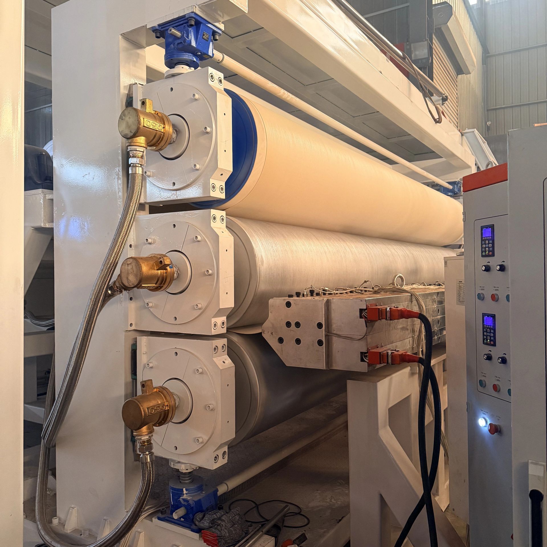 Best Selling Automatic PLC Control Plastic Making Machine WPC Decking Board Extrusion Line PVC Floor Sheet