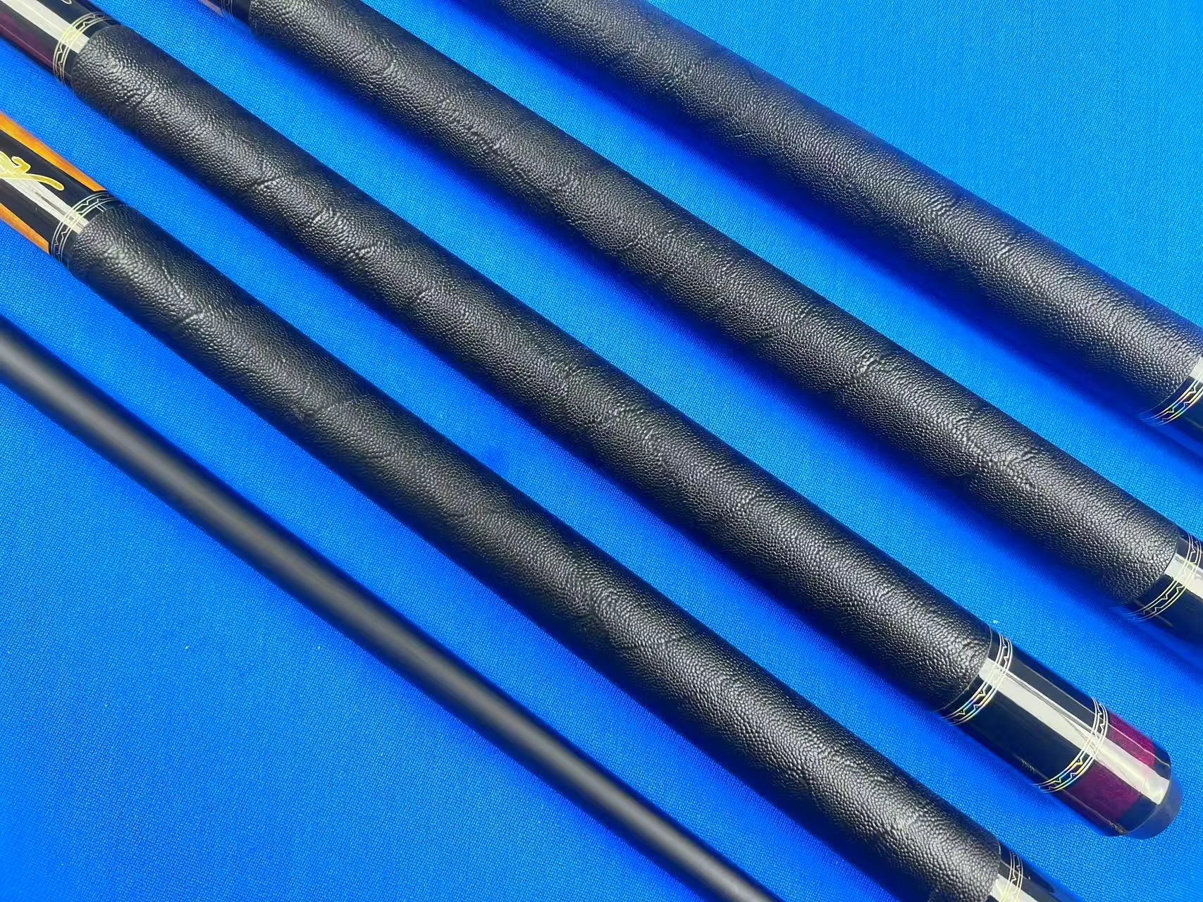 Hot Sell PREOAIDR Canadian Maple Wood Carbon Fiber Coating Shaft Uni Lock 12.5 mm Tip 1/2 Jointed Billiard Pool Cue