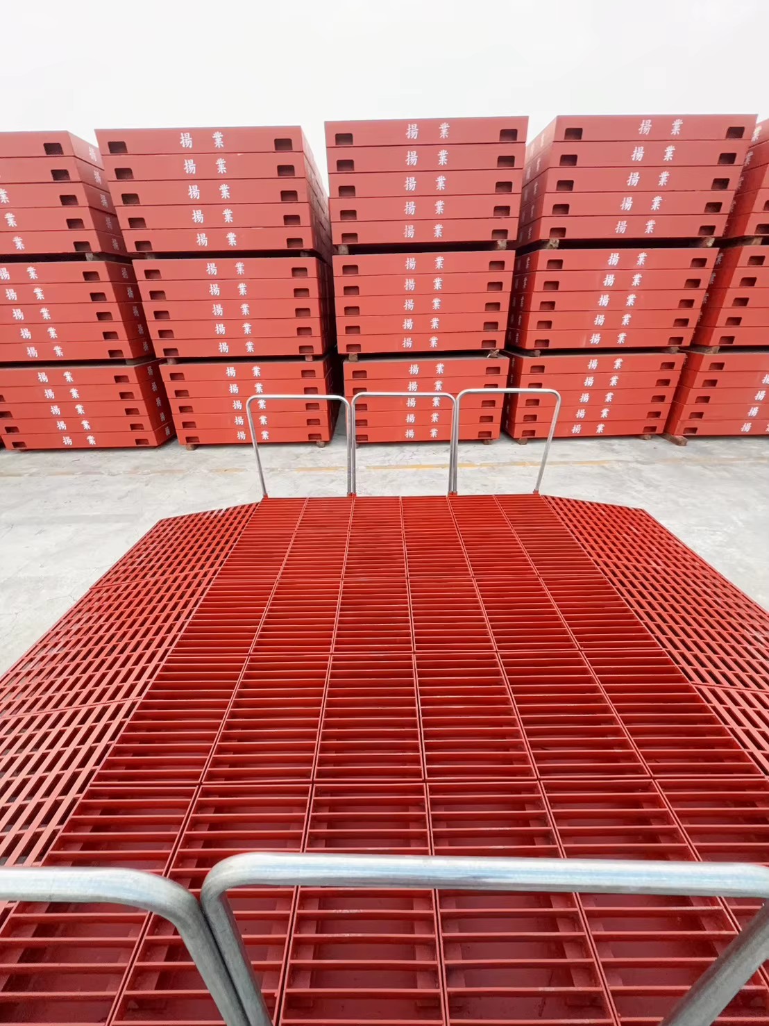 Construction Wheel Washer with Ramps & Handrails