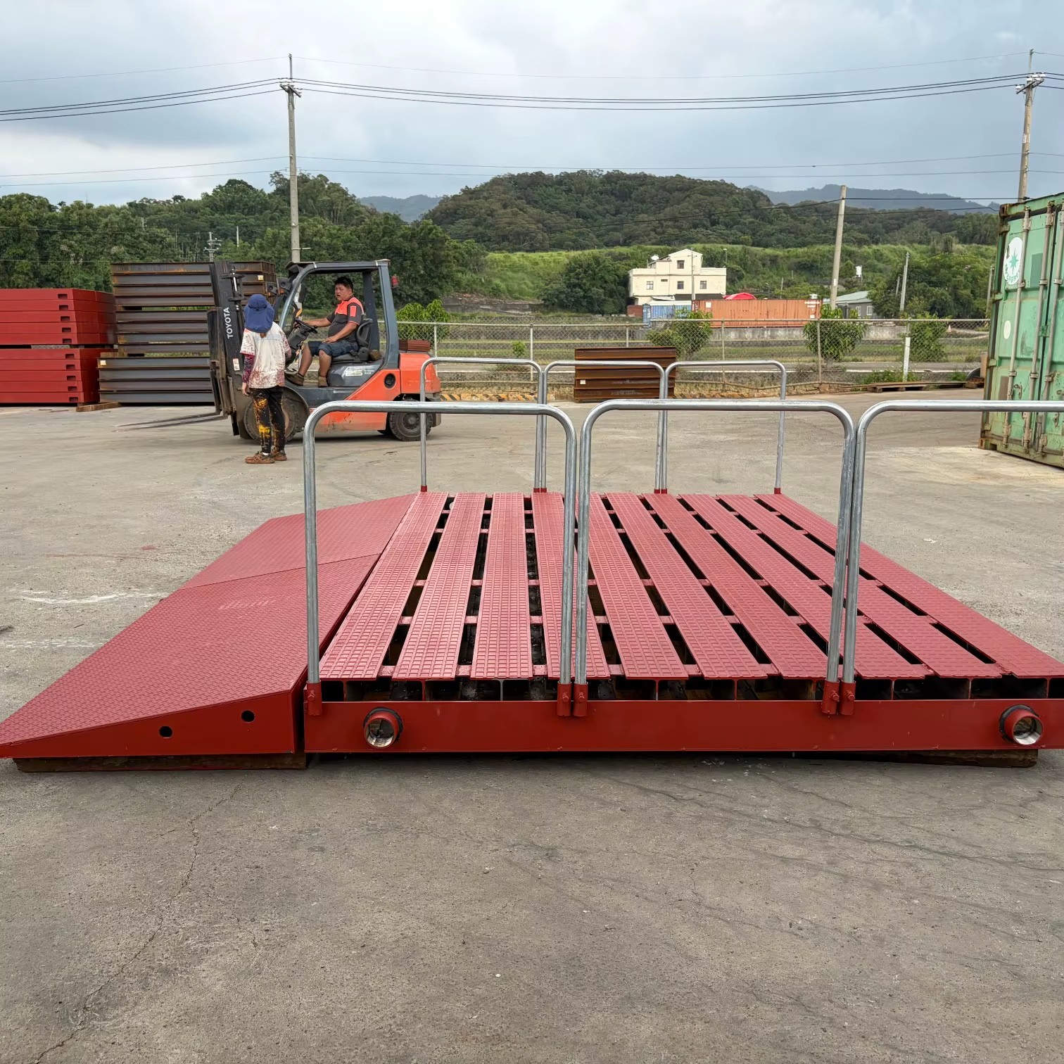 Construction Wheel Washer with Ramps & Handrails