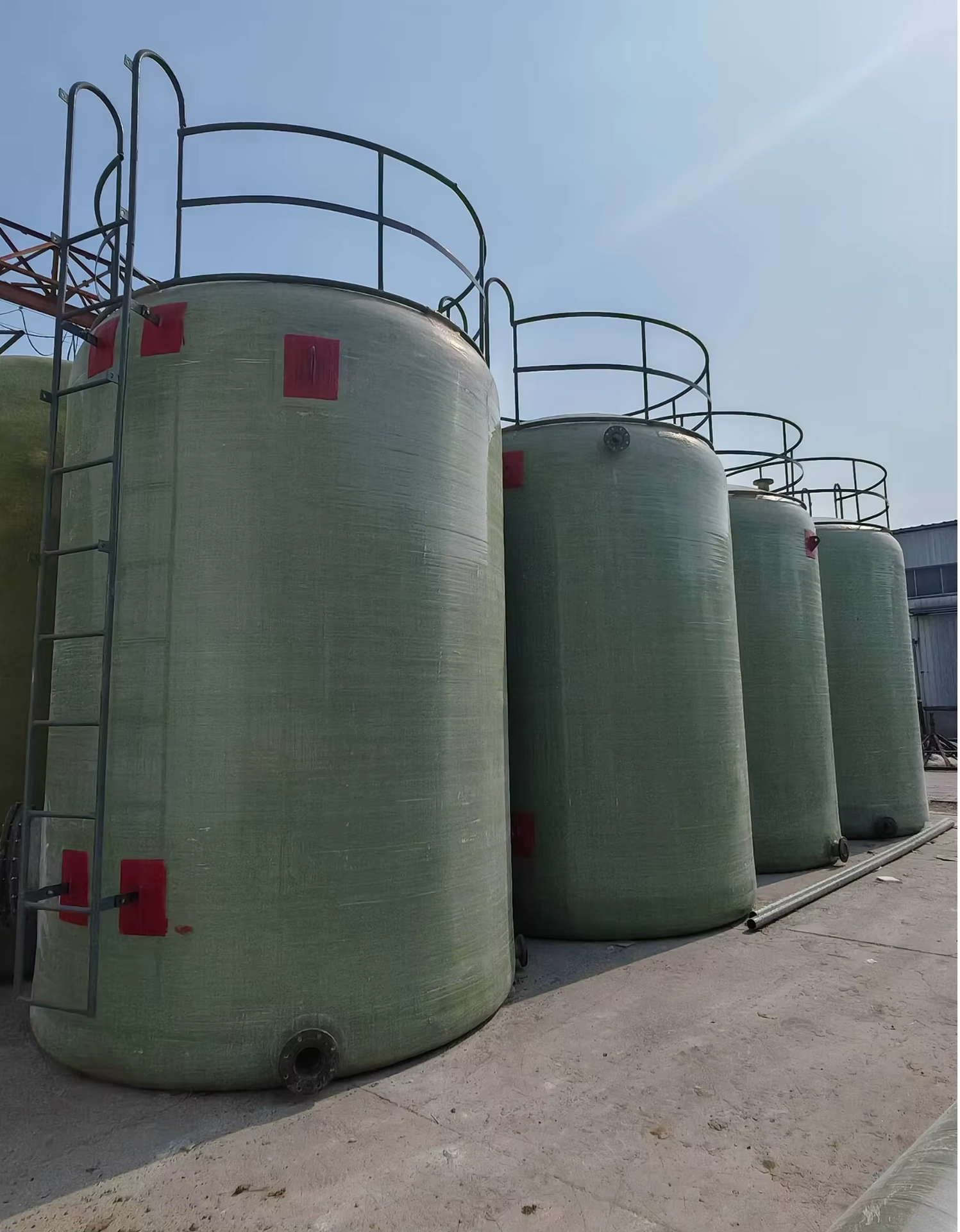 Vertical Cylindrical FRP Tank, wear resistant container, for oilfield wastewater, well site waste liquid & crude water storage