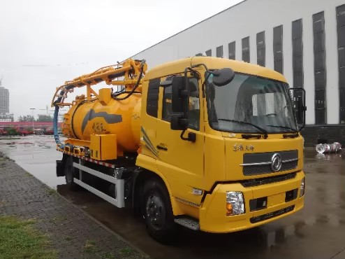 Vacuum Truck Mud VT1600 8000 Liters Sewage Suction Tanker Truck Market Vacuum Section Pumper Disposal Unit