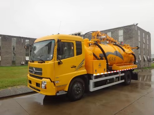 Vacuum Truck Mud VT1600 8000 Liters Sewage Suction Tanker Truck Market Vacuum Section Pumper Disposal Unit