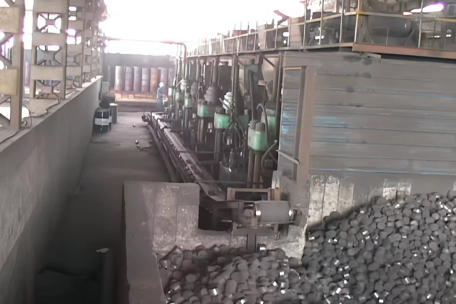 Automatic Copper Scrap Briquetting Machine for High Density Recycling Hydraulic Metal Chips Briquette Press