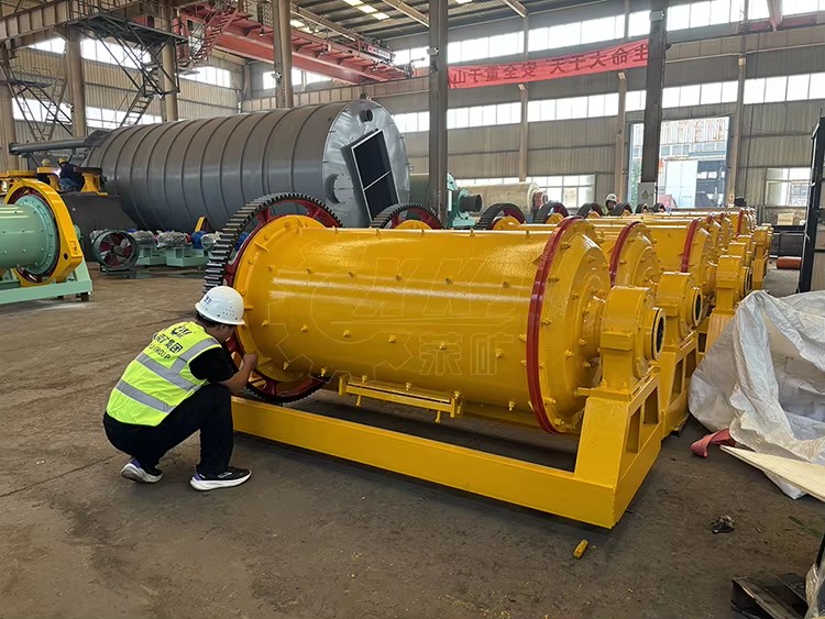 Factory Price Good Quality Gold Mine With Small Ball Mill Grinding Machine