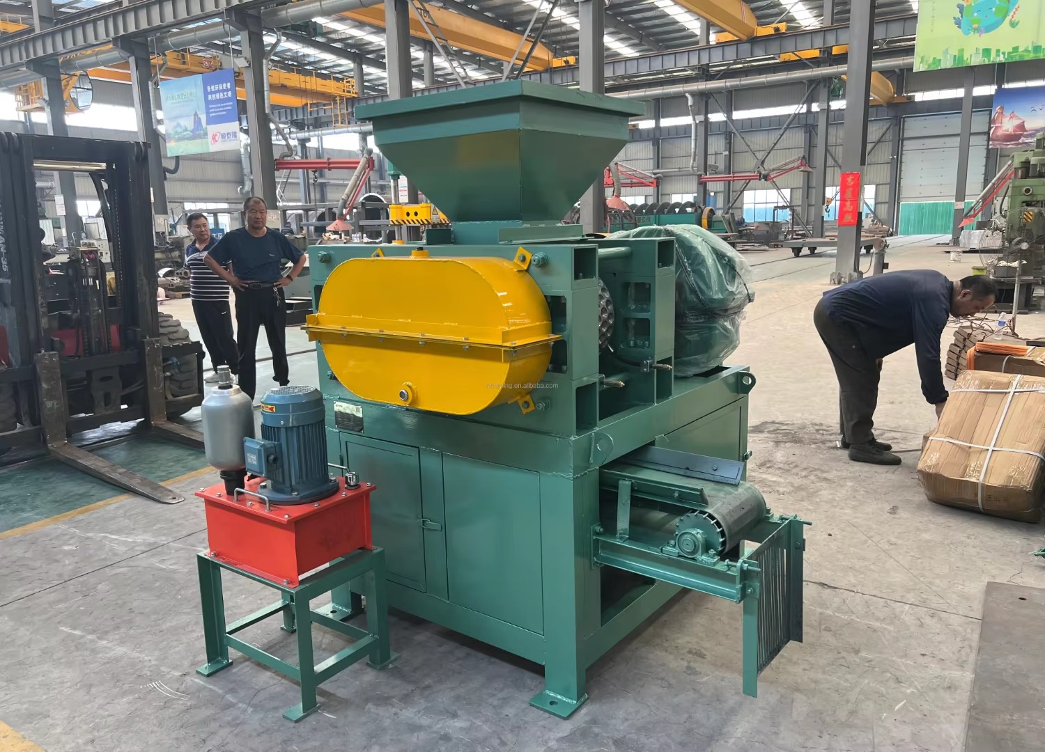 Good Quality BBQ Charcoal Briquette Making Machine Charcoal Coal Powder Ball Press Briquette Machine Price