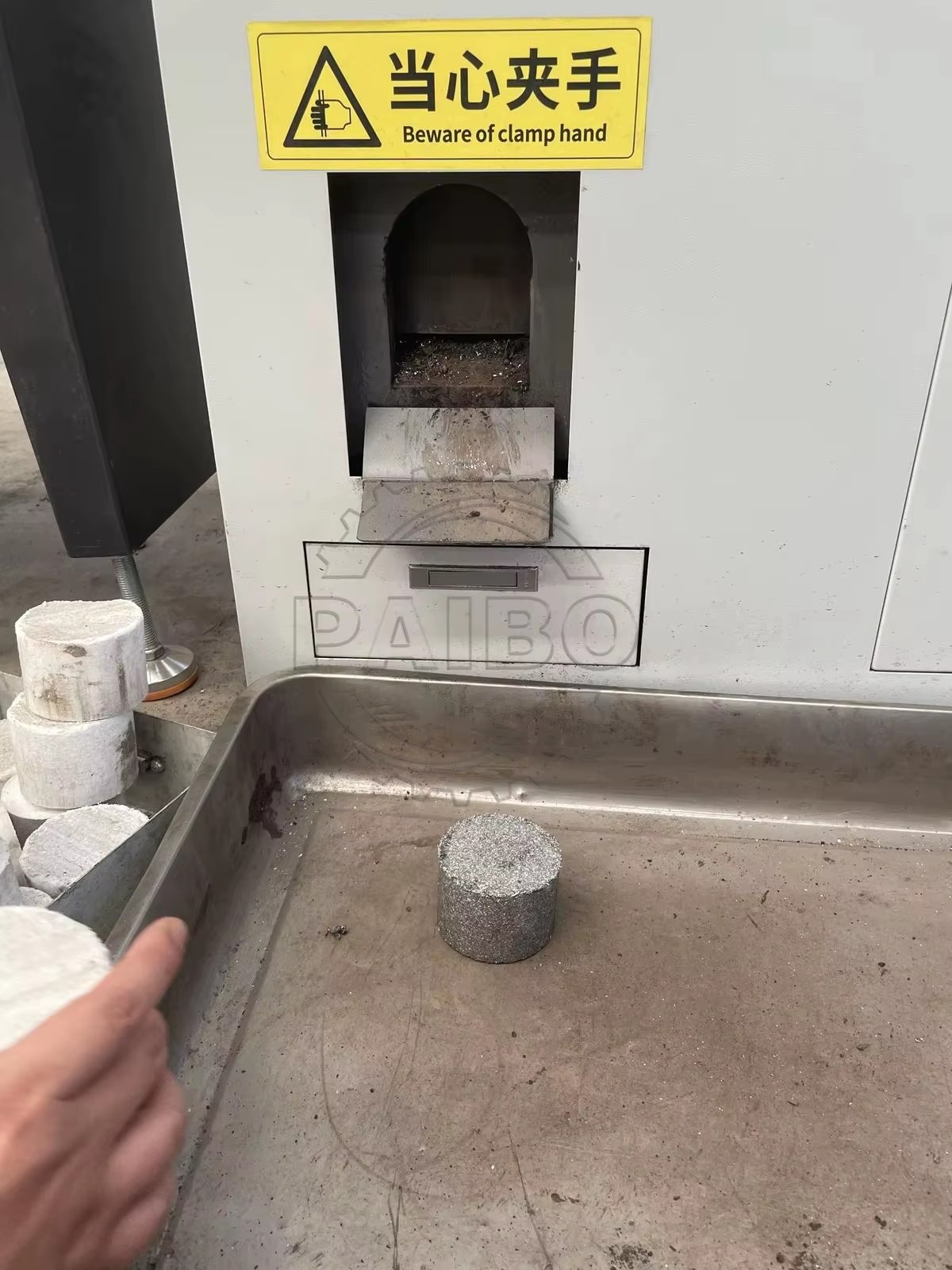 Stainless Steel Chip Briquette Machine Hydraulic Copper Iron Shaving Compactor Scrap Aluminum Alloy Briquetting Metal Cake