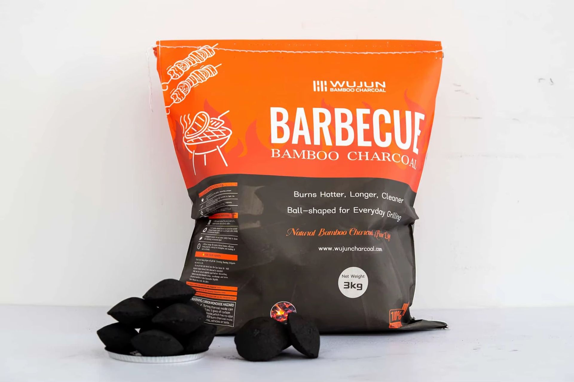 Eco-Friendly Machine-Made Briquette Bamboo Charcoal 4-5 Hours Burning Time 6500-7000 Kcal/Kg Heat Value for