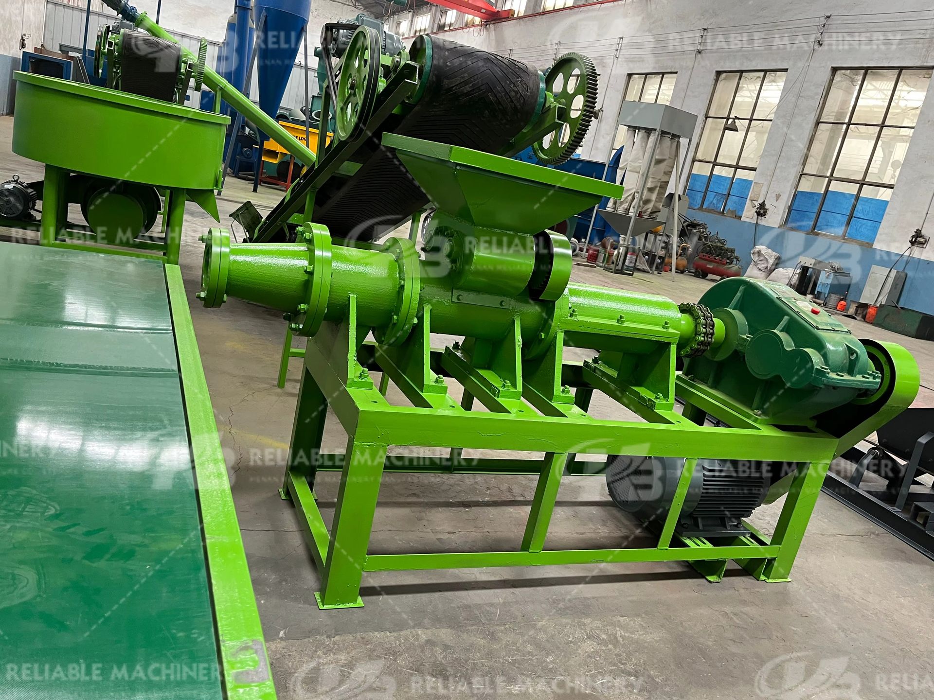 High Output Coconut Shell Charcoal Briquette Making With Cutting Machine Line Charcoal Coal Stick Extruding Machine