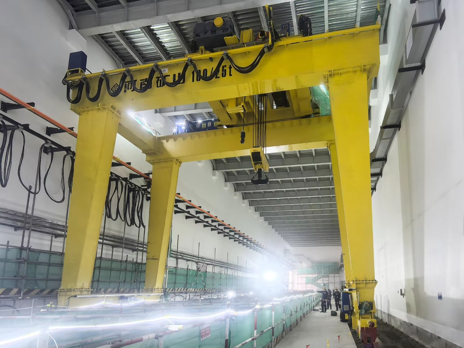 Durable Large Tonnage 20 Ton Cabin Control Double Girder Industrial Portal Crane for Steel Mill
