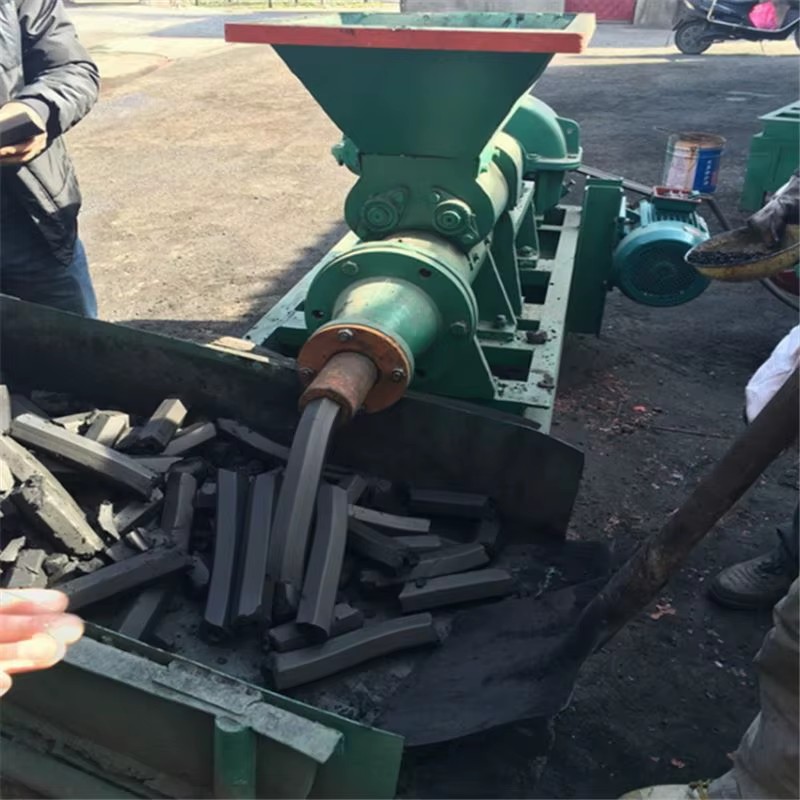 BRD Biomass Charcoal Making Equipment Wood Crusher for Agricultural Waste High Yield Carbonization 1-2t/h Capacity 11kW 380V