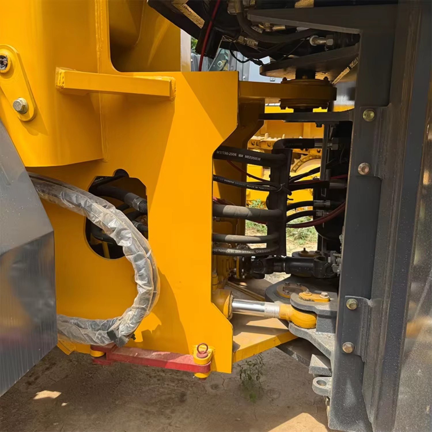 Fully Tested KYB Hydraulic Pump Front Wheel Loader Refurbished Weichai Engine High Digging Power Mining Equipment 2-Year