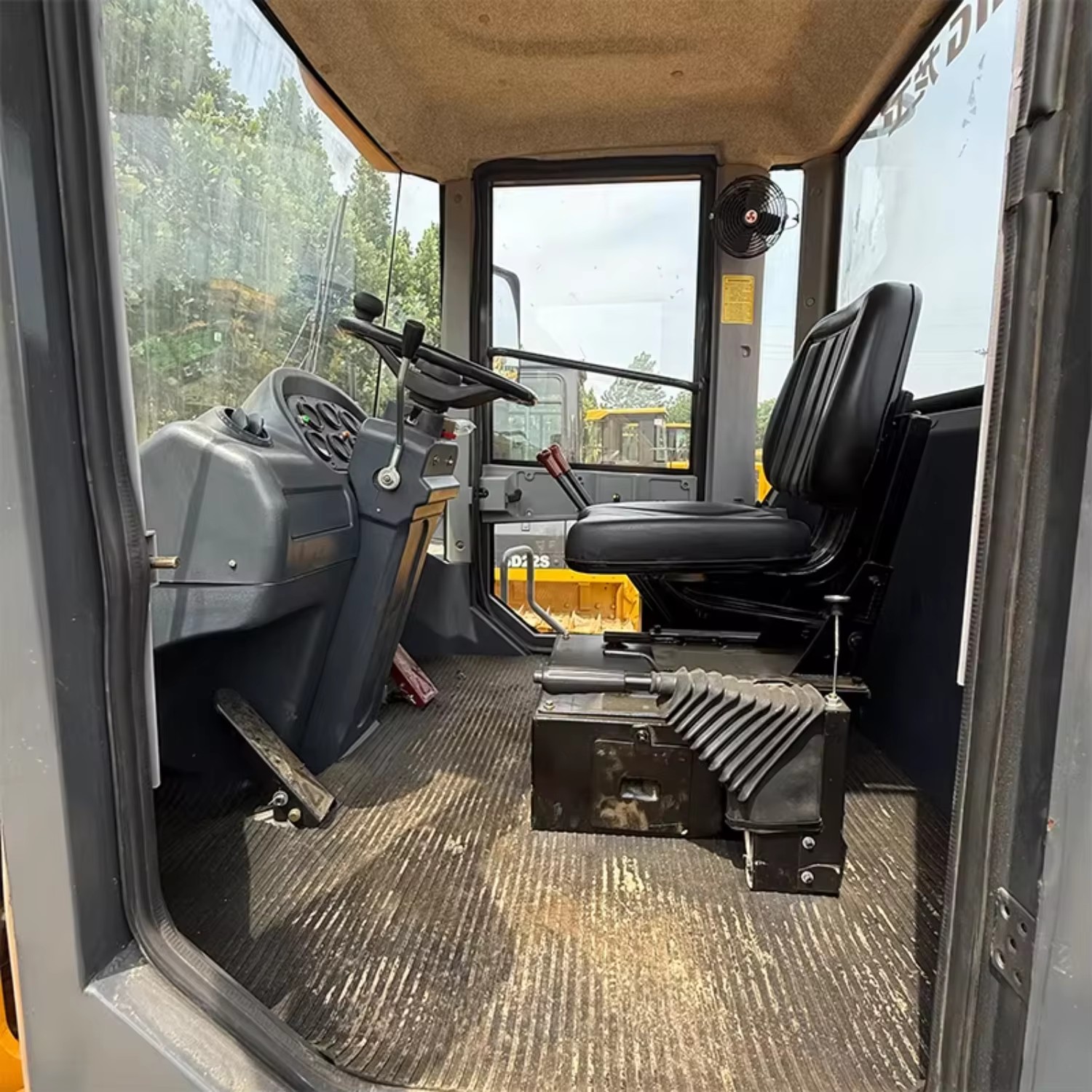 Fully Tested KYB Hydraulic Pump Front Wheel Loader Refurbished Weichai Engine High Digging Power Mining Equipment 2-Year
