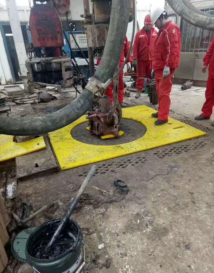 Polyurethane Steel Nail Reinforced Drilling Rig Floor Mat Api Standard Mining Operations Wear Resistant Safety Cutting Custom