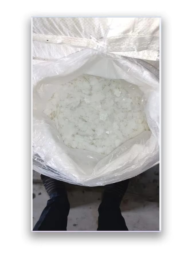 High Purity Magnesium Chloride Hexahydrate Flakes Industrial Grade Magnesium Inorganic Salt Chemical Supplier