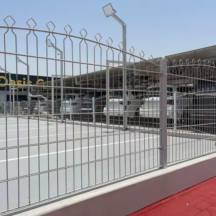 Welded Wire Mesh Panel Oilfield Fence Heavy-Gauge Steel Security Fencing, PVC Coated, Long Service Life for Gas Field Perimeter