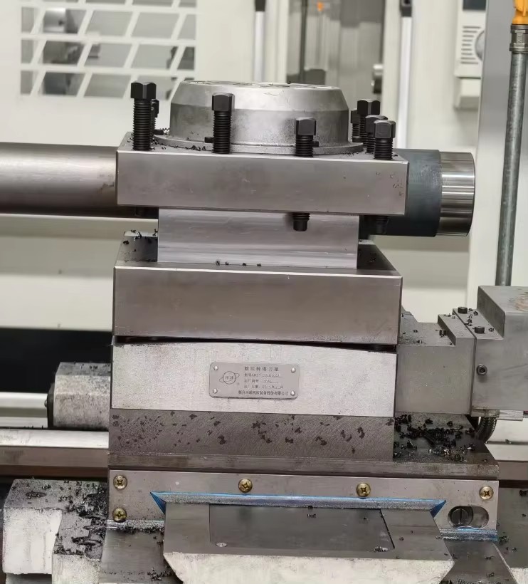 QK1313 Flat Bed CNC Pipe Thread Lathe Heavy Duty Hollow Spindle with GSK System for Oil Country Pipe Threading
