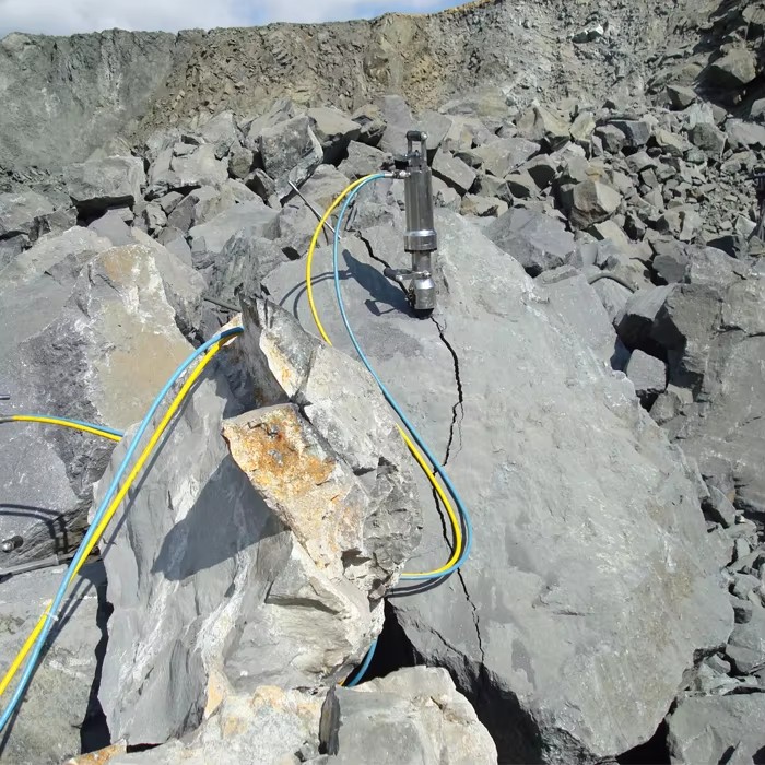 Darda Hydraulic Rock Splitter Cylinder C12(N) for Rock and Concrete