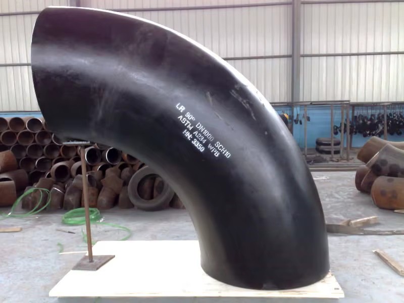 Seamless Butt Welded High Pressure Carbon Steel A234 WPB ANSI B16.9 Pipe Fitting Stub End Flange with Painted Surface