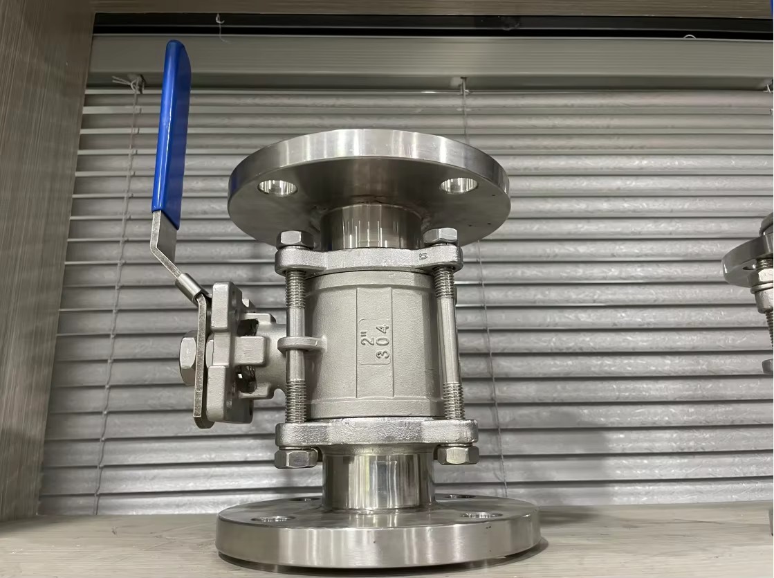3PC Flanged Stainless Steel 304 316 Mounting Type Ball Valve for Water Oil Gas with Manual / Pneumatic / Electric Operation