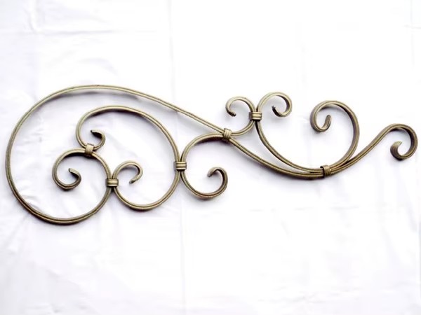 2021 Hot Wholesale Customized Forged Iron or Wrought Iron Railing Baskets Balusters Ornaments Manufacturer for Fence Decoration