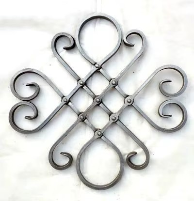 2021 Hot Wholesale Customized Forged Iron or Wrought Iron Railing Baskets Balusters Ornaments Manufacturer for Fence Decoration