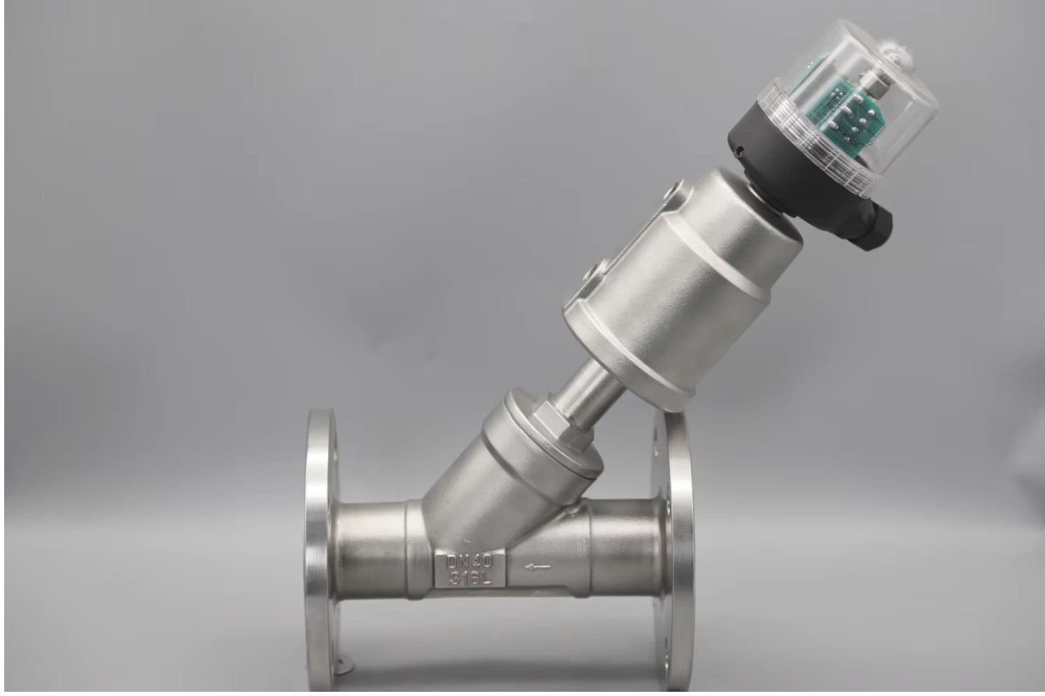 Stainless Steel Angle Seat Piston Valve for Industrial Use with Shutoff and Flow Control Functions