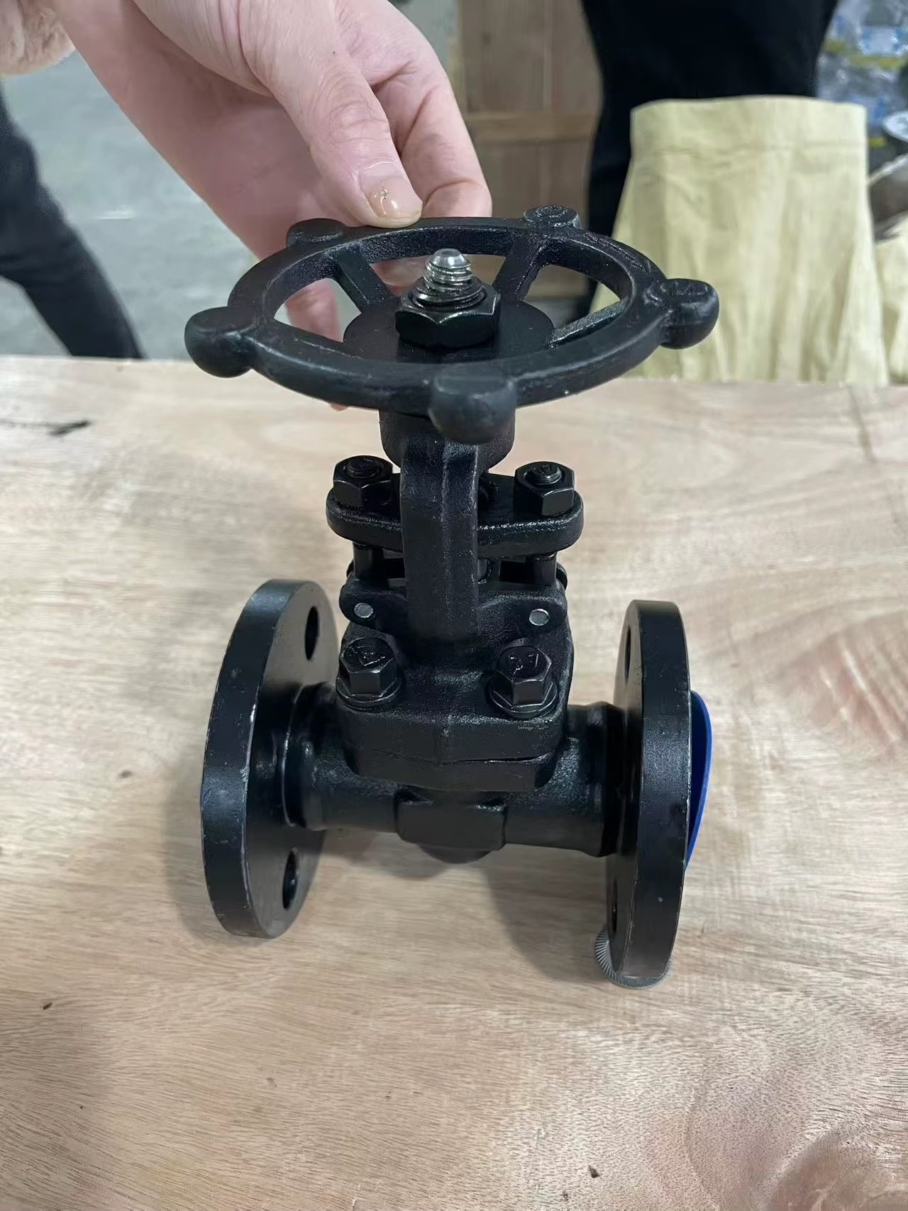 WCB Gate Valve for Water Oil Gas with Electric / Manual / Pneumatic Power High / Medium / Low Temperature OEM Customizable
