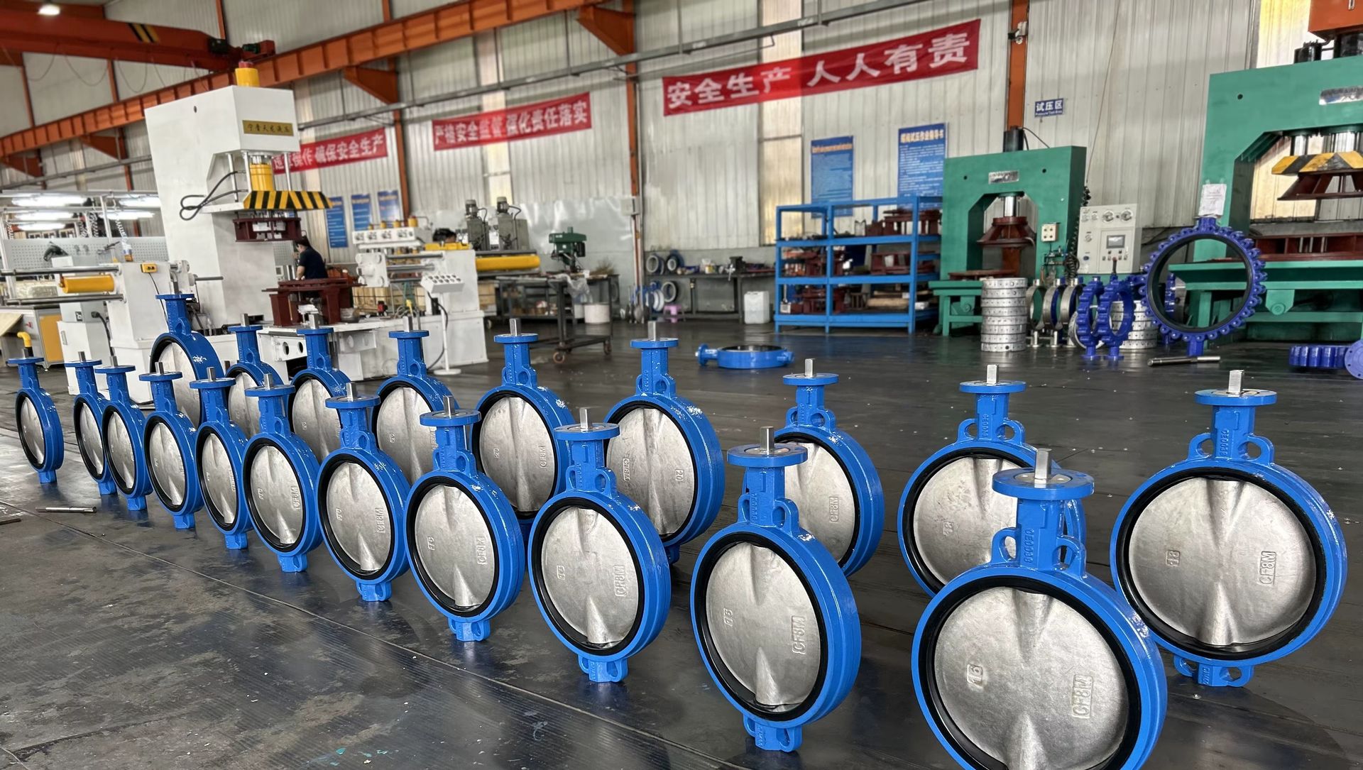 Manufacturer Supply Wafer Type Butterfly Valve DN50-DN300 GGG50 DI SS304 With Hand Lever and Gear Box for Water Control Project